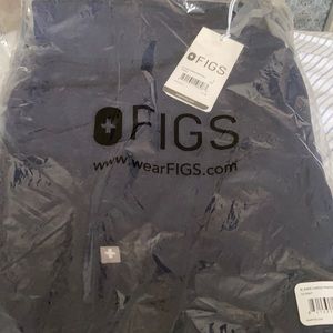 Women’s L unopened FIGS Kade Cargo Scrub Bottoms